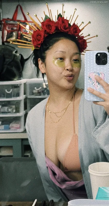 Lana Condor photo 9 of 492