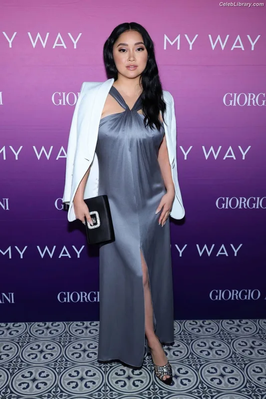 Lana Condor photo 9 of 492