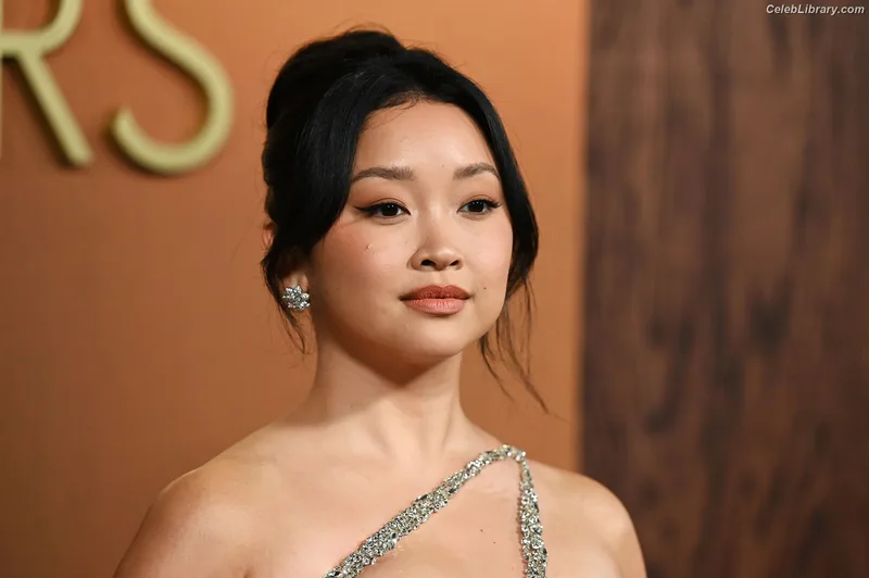 Lana Condor photo 17 of 492