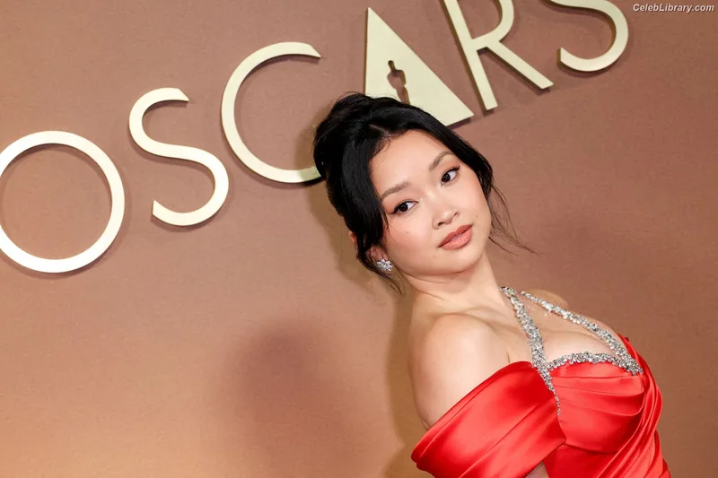 Lana Condor photo 21 of 492