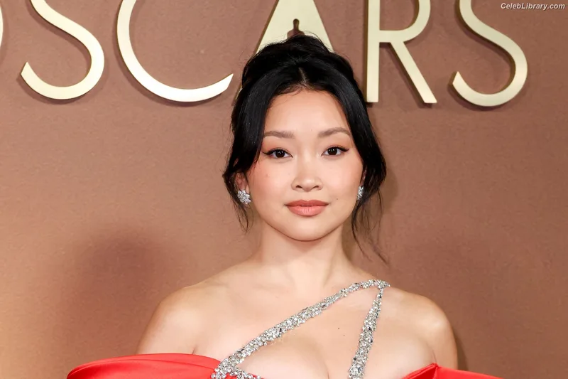 Lana Condor photo 4 of 492