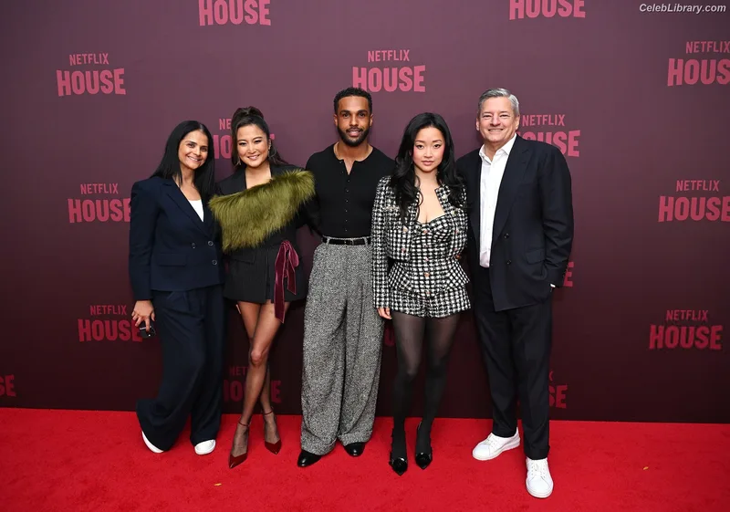 Lana Condor photo 4 of 492
