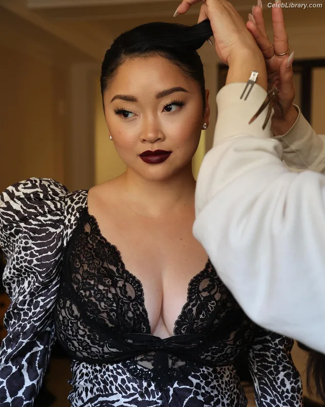 Lana Condor photo 17 of 492