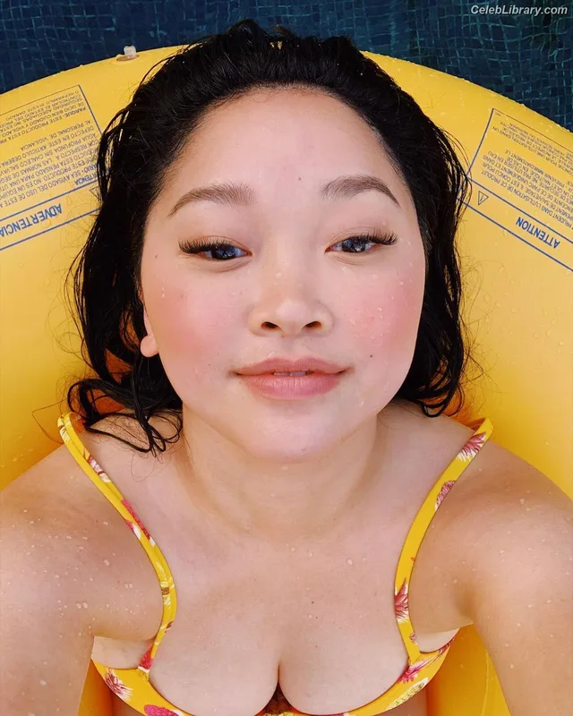Lana Condor photo 19 of 492