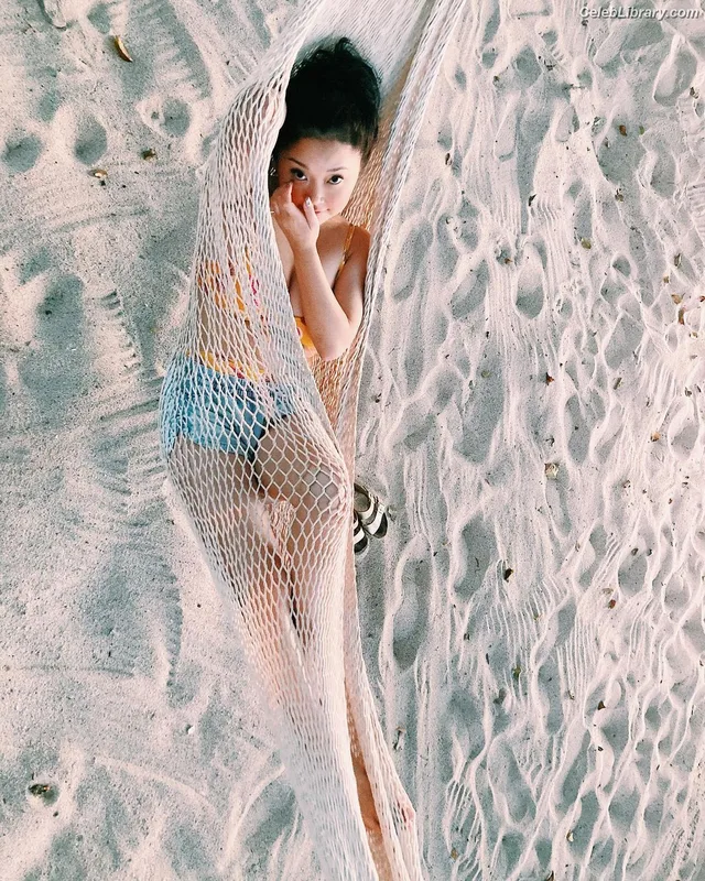 Lana Condor photo 20 of 492