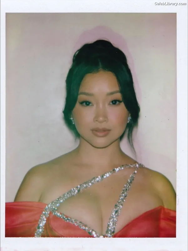 Lana Condor photo 22 of 492