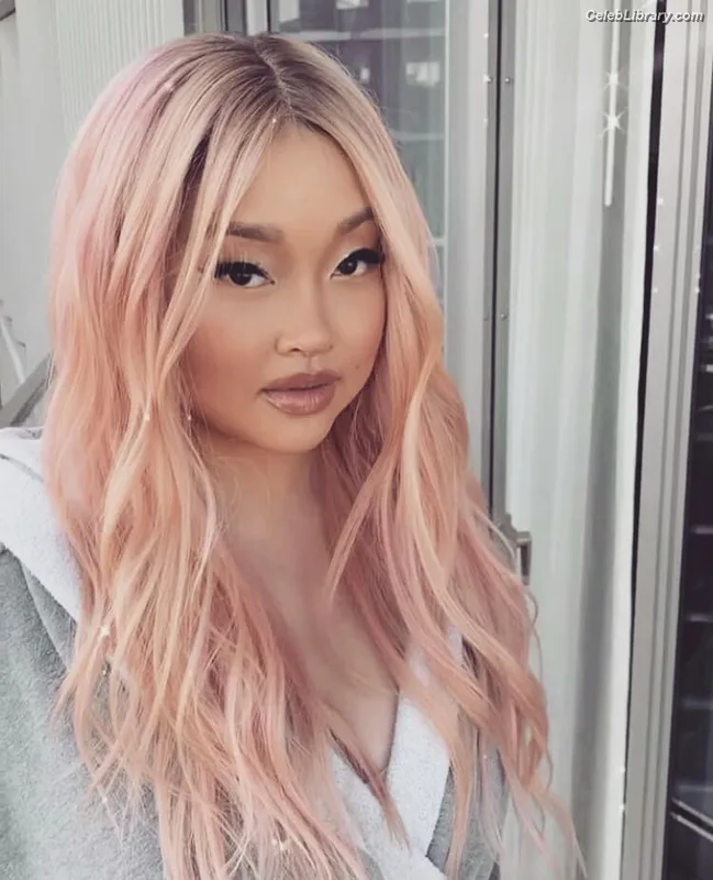 Lana Condor photo 8 of 492