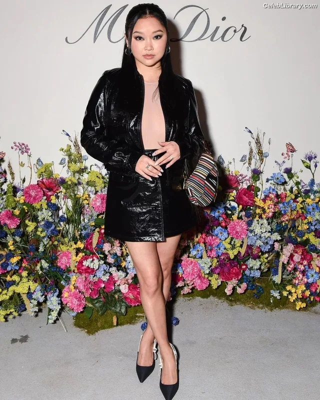 Lana Condor photo 14 of 492