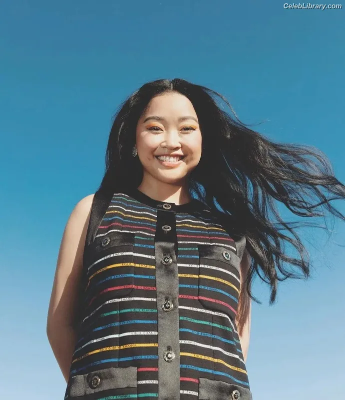 Lana Condor photo 15 of 492