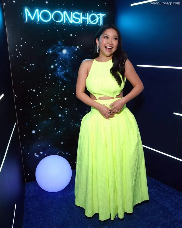 Lana Condor photo 19 of 492