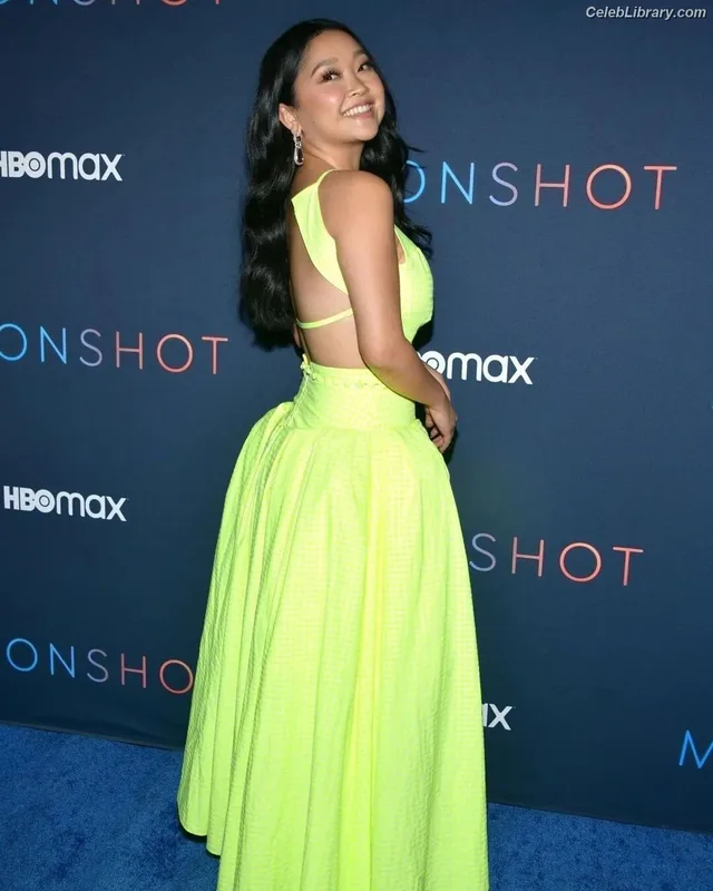 Lana Condor photo 23 of 492