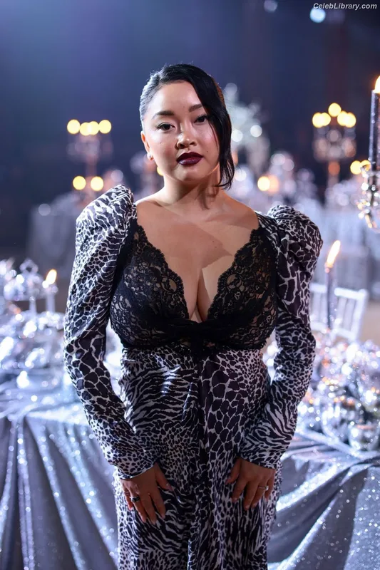 Lana Condor photo 3 of 492