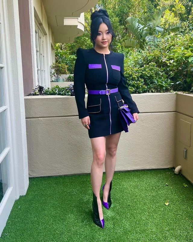 Lana Condor photo 12 of 492