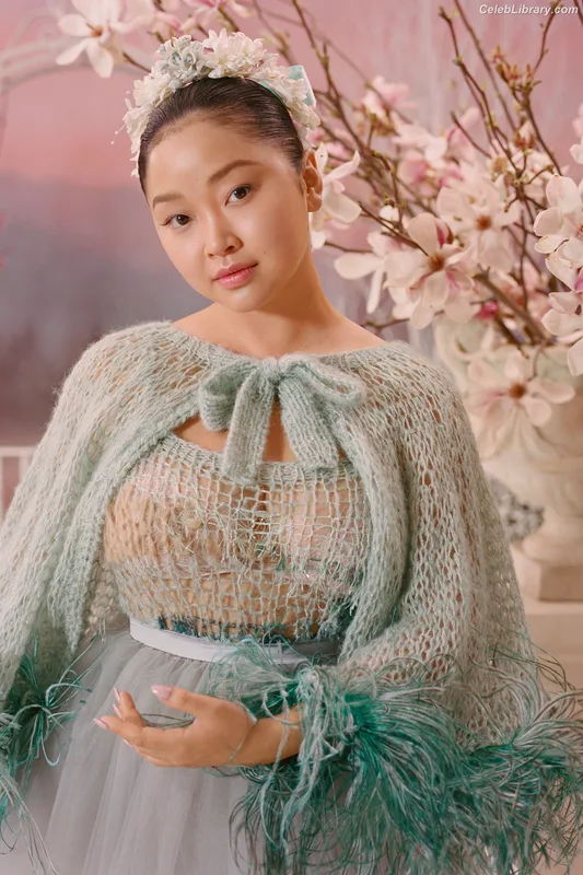 Lana Condor photo 15 of 492