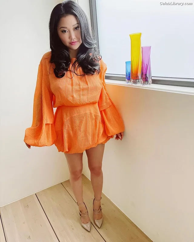 Lana Condor photo 17 of 492