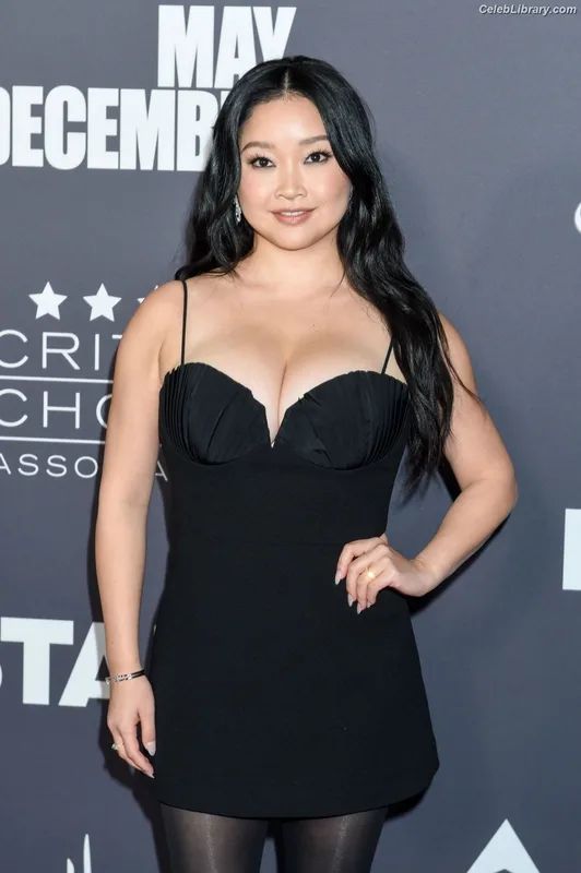 Lana Condor photo 21 of 492