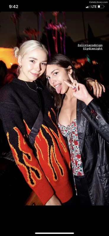 Lana Condor photo 9 of 492