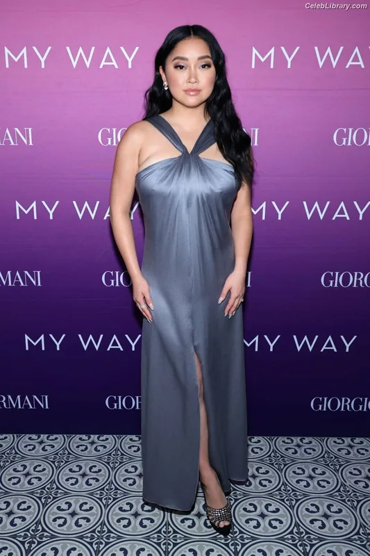 Lana Condor photo 10 of 492