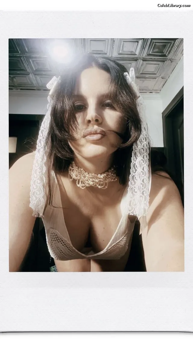 Lana Del Rey photo 23 of 562