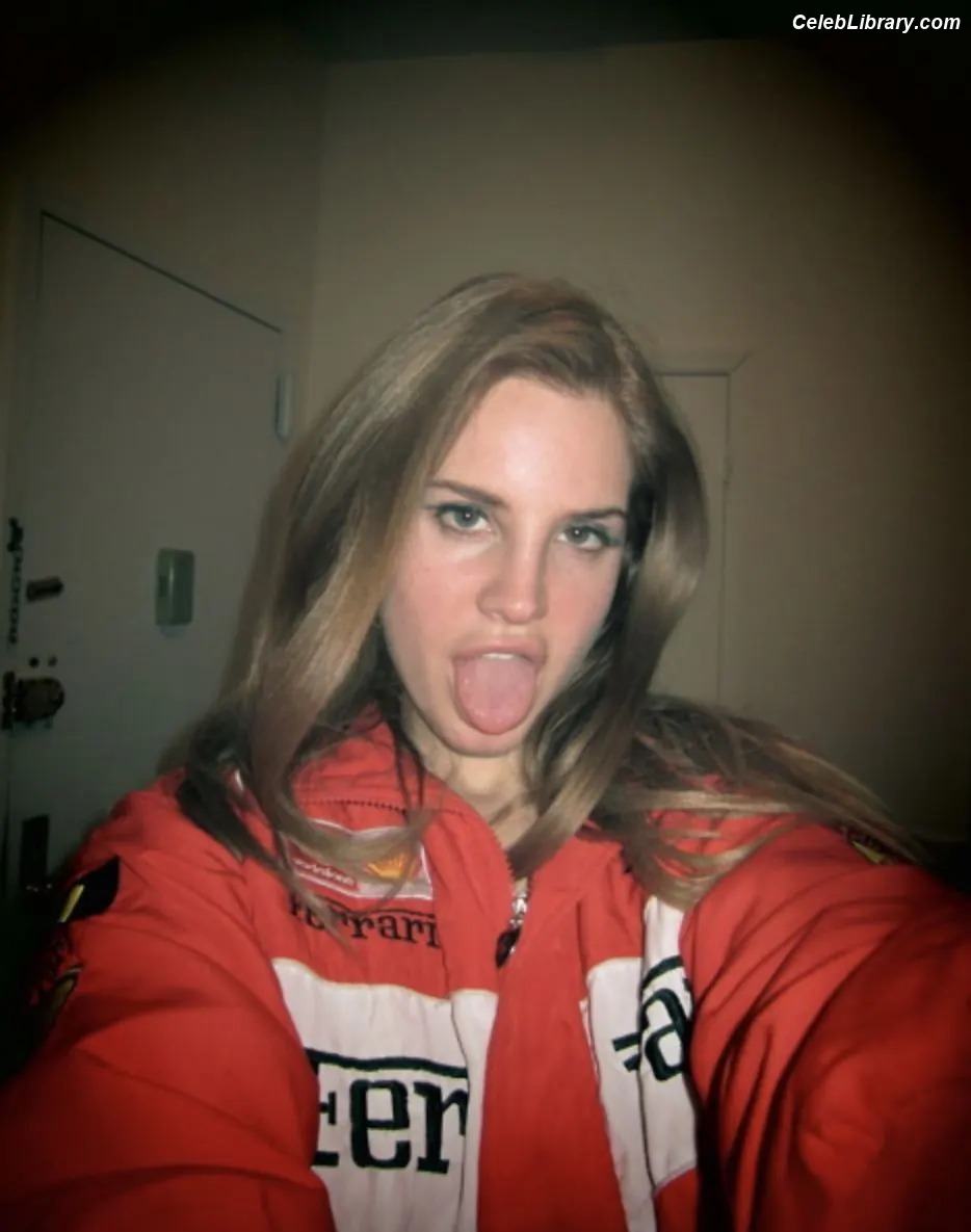 Lana Del Rey photo 7 of 562