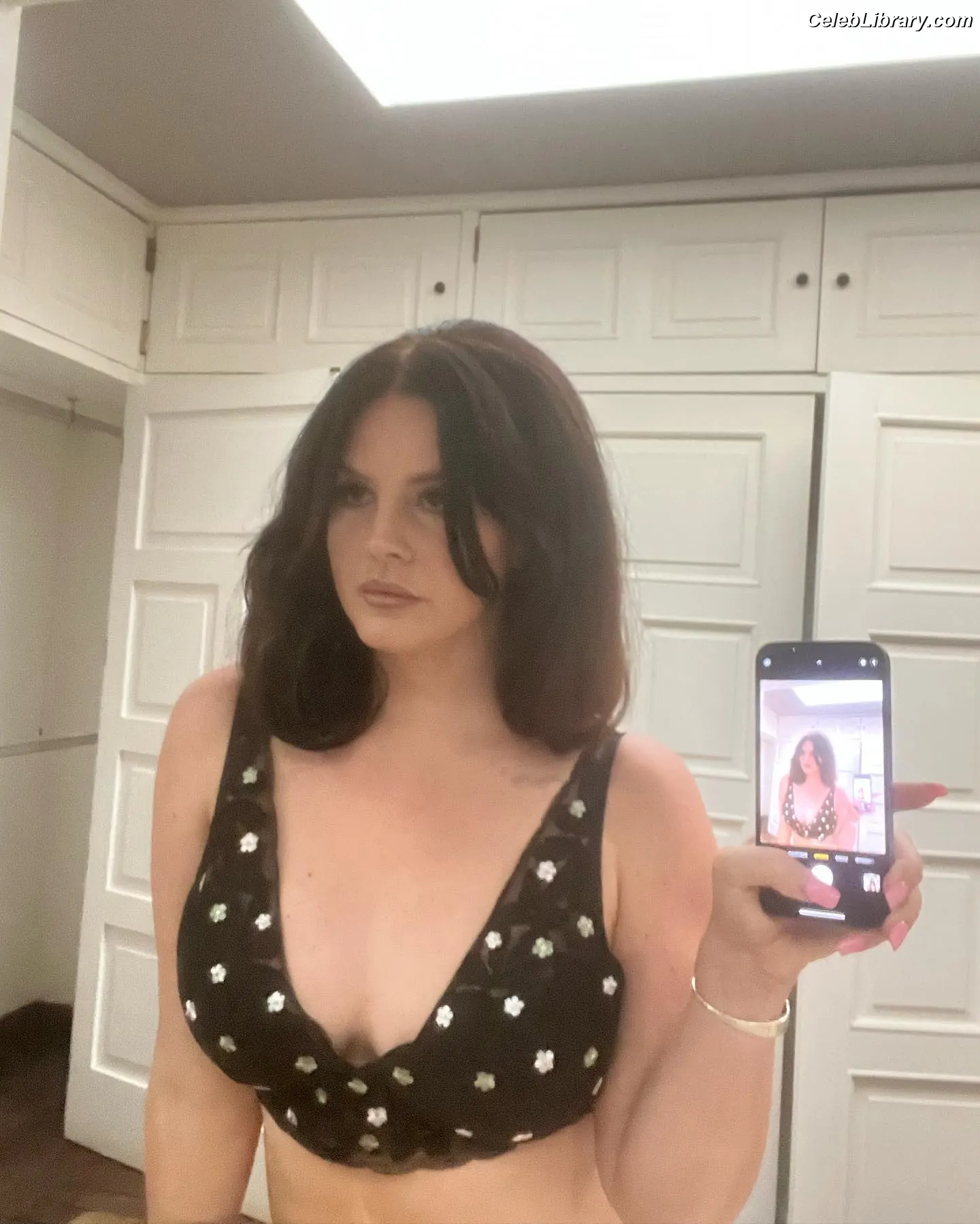 Lana Del Rey photo 17 of 562