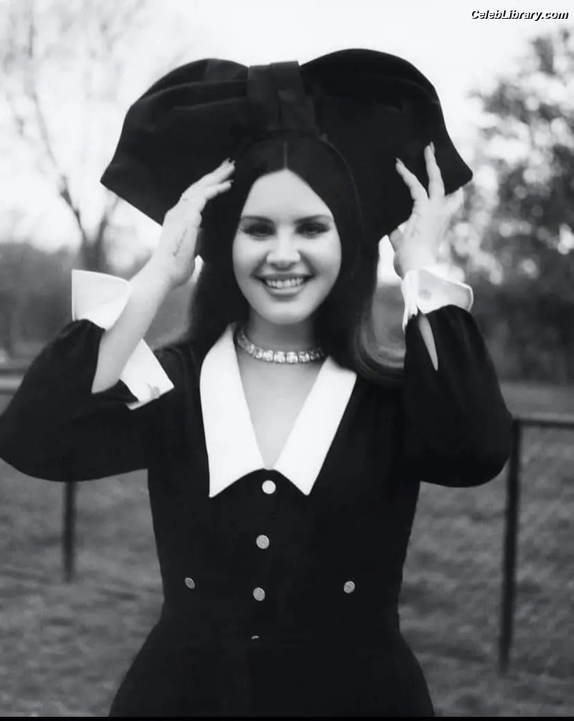 Lana Del Rey photo 4 of 562