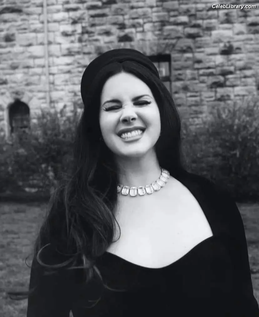 Lana Del Rey photo 5 of 562