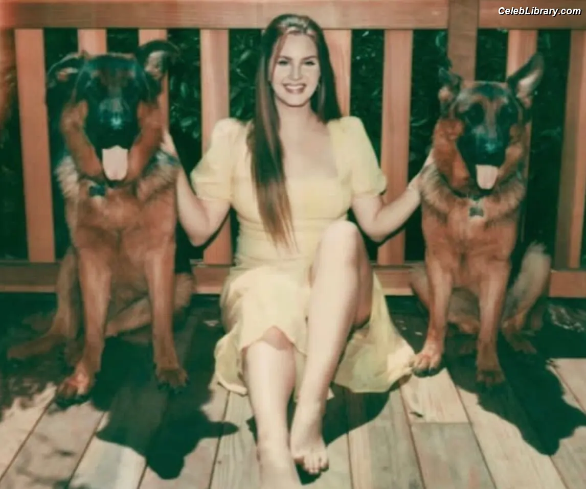 Lana Del Rey photo 4 of 562