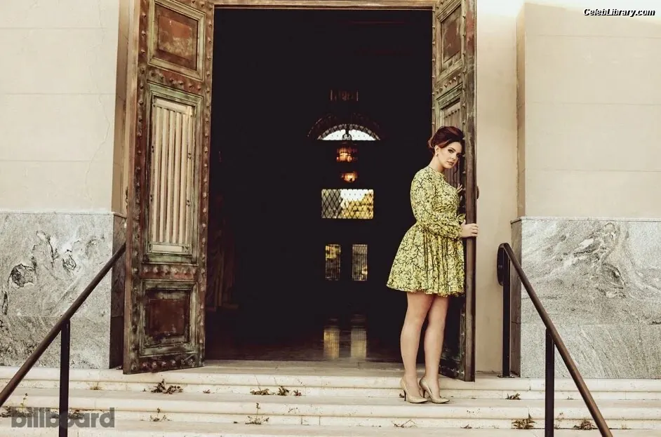 Lana Del Rey photo 11 of 562