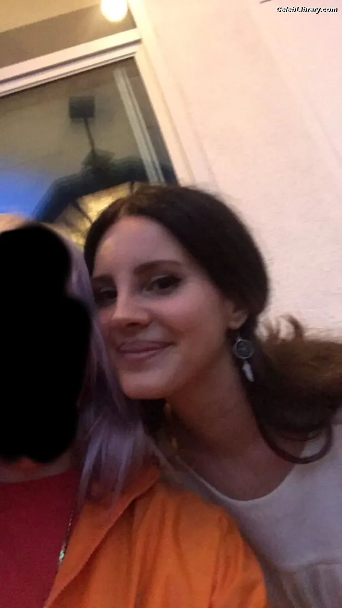 Lana Del Rey photo 24 of 562