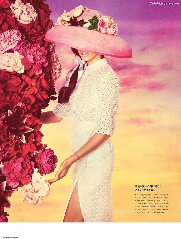 Lana Del Rey photo 11 of 559