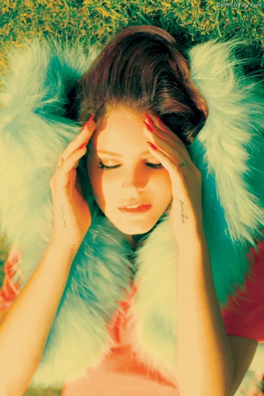Lana Del Rey photo 13 of 559