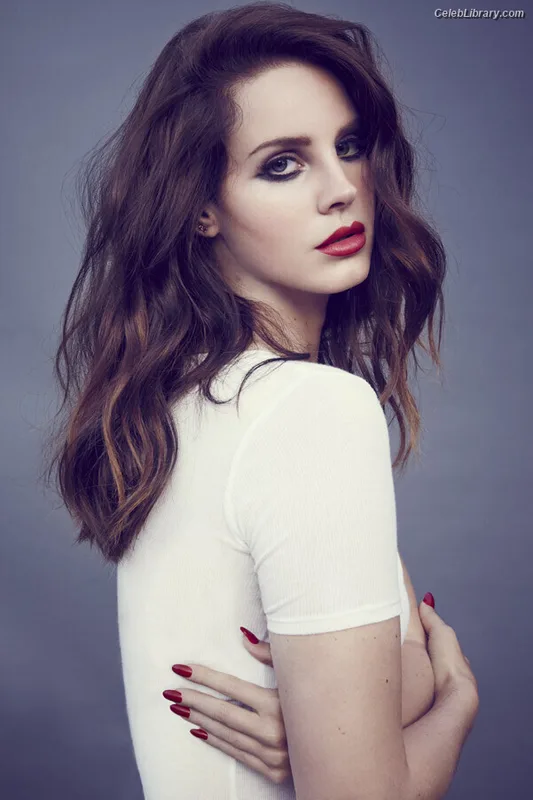 Lana Del Rey photo 19 of 559