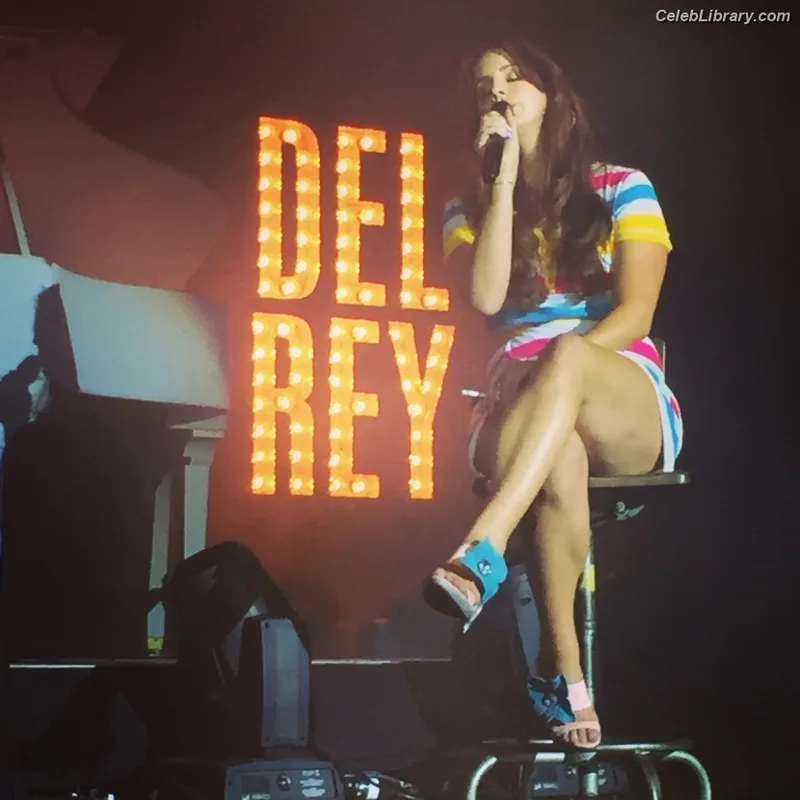 Lana Del Rey photo 18 of 559