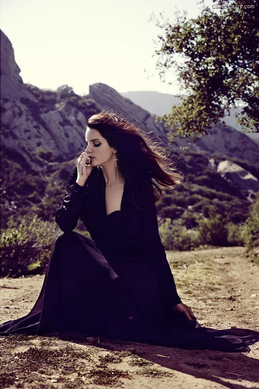 Lana Del Rey photo 19 of 559