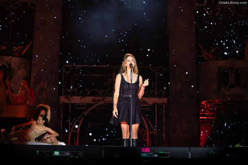Lana Del Rey photo 19 of 559
