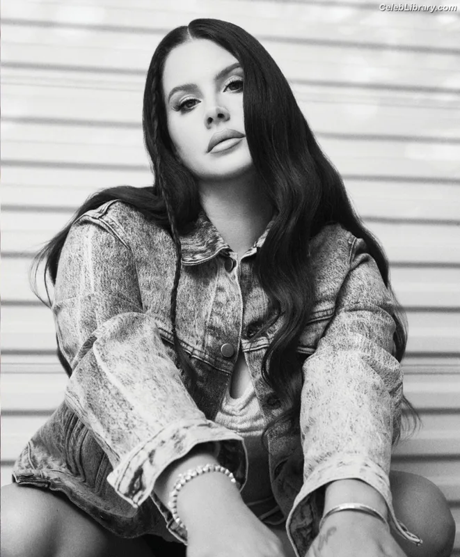 Lana Del Rey photo 23 of 559
