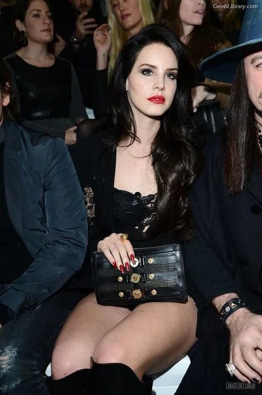 Lana Del Rey photo 24 of 559