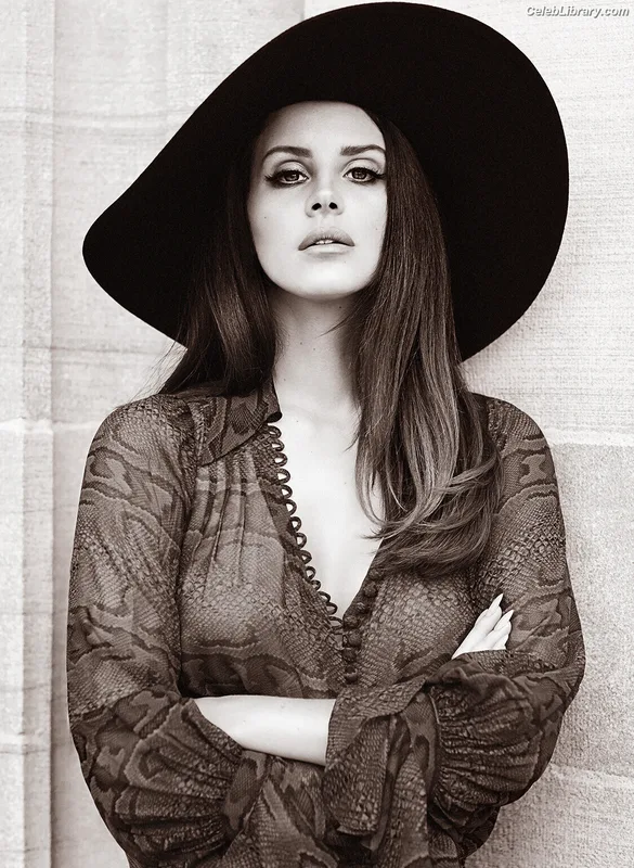 Lana Del Rey photo 6 of 559