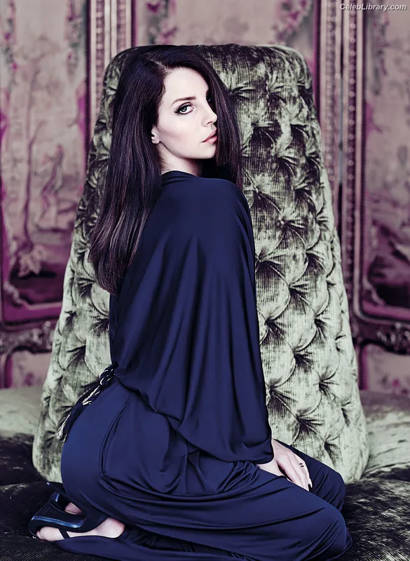 Lana Del Rey photo 7 of 559