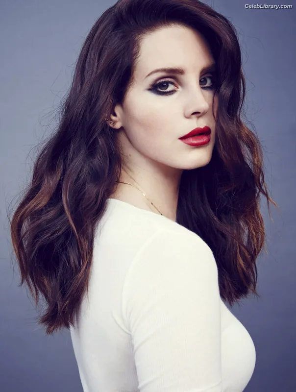 Lana Del Rey photo 21 of 559