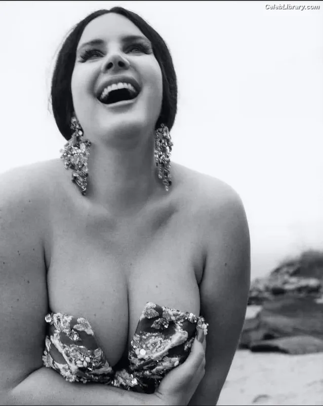 Lana Del Rey photo 22 of 559