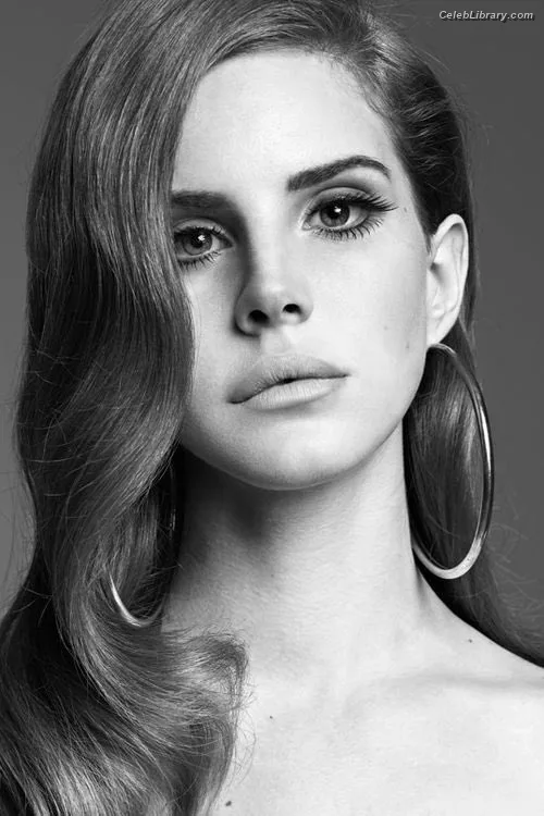 Lana Del Rey photo 1 of 559