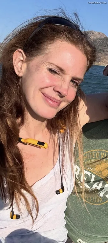 Lana Del Rey photo 3 of 559