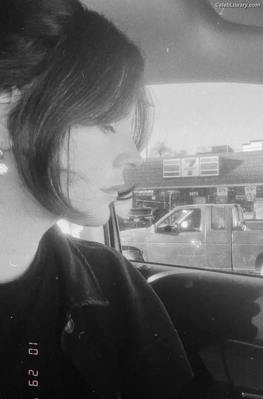 Lana Del Rey photo 6 of 559