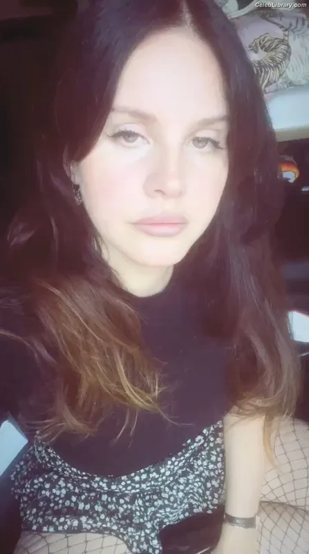 Lana Del Rey photo 8 of 559