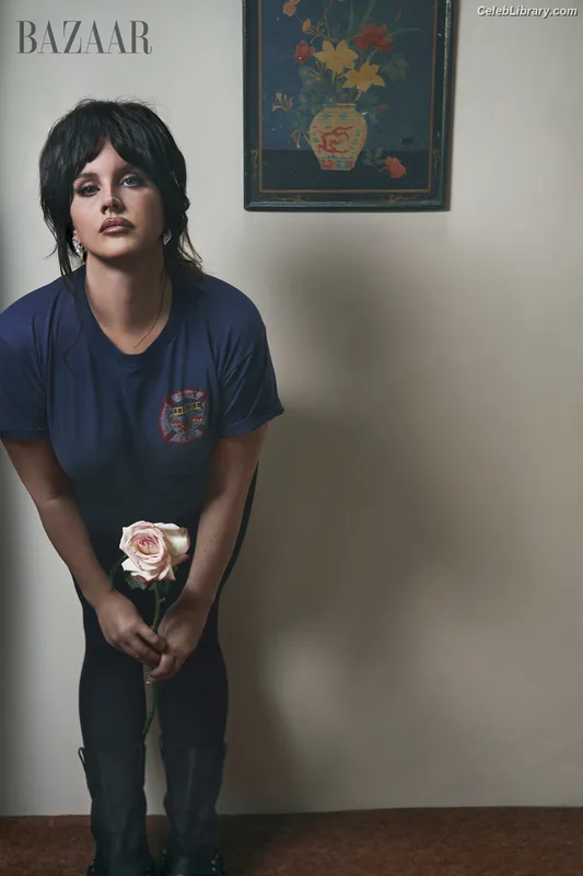 Lana Del Rey photo 11 of 559