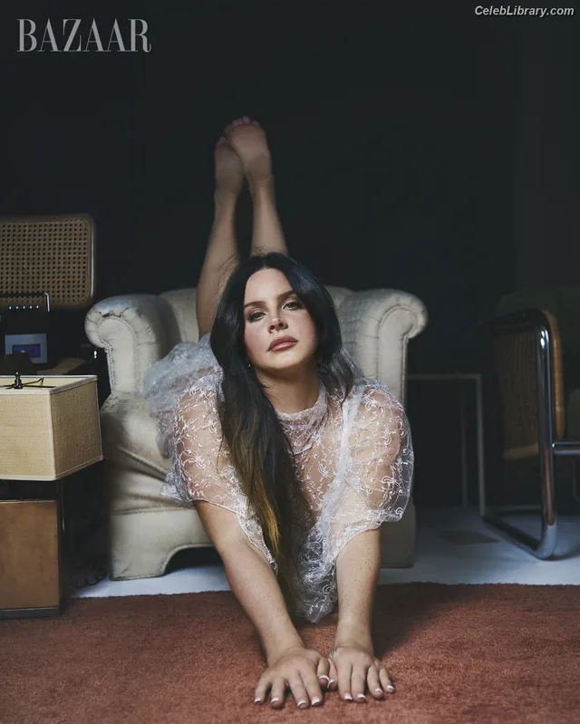 Lana Del Rey photo 12 of 559