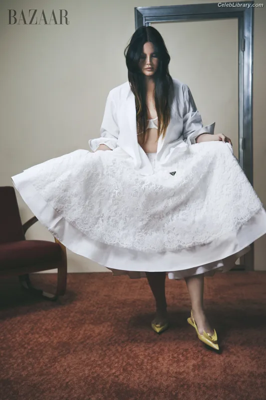 Lana Del Rey photo 20 of 559