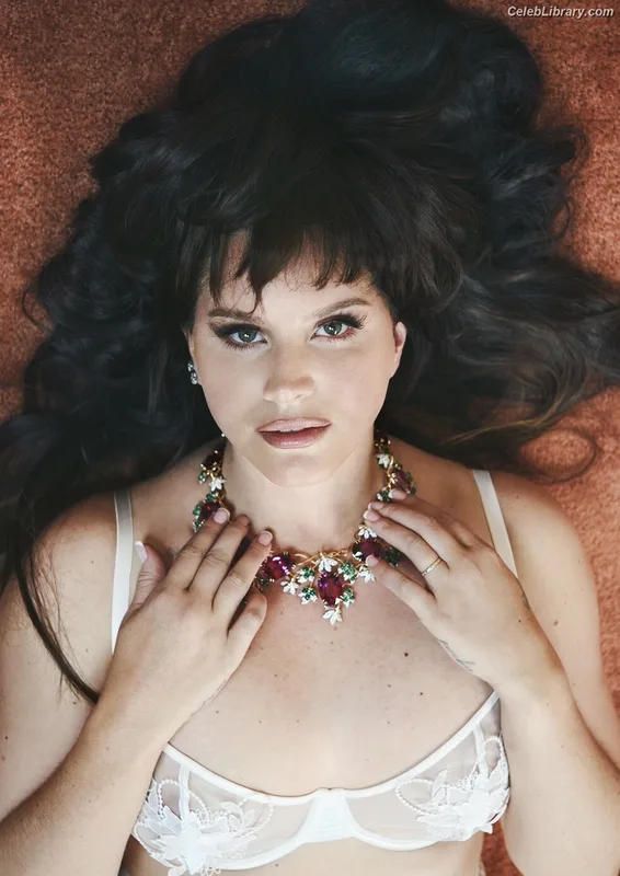 Lana Del Rey photo 22 of 559